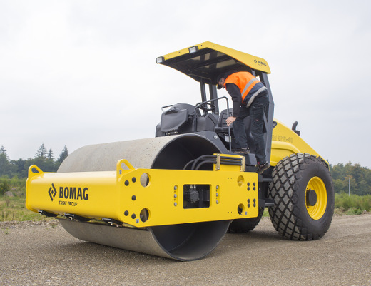 Xe lu Bomag BW211D-40